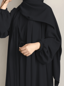طقم عباءة طويلة محتشمة بتصميم كيمونو للنساء، مكون من قطعتين (بدون غطاء رأس) باللون الأسود الربيعي 3